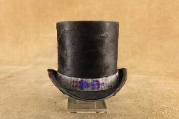 Antique Early 20th Century Meng & Shafer Beaver Fur Top Hat With Beaded Hat Band