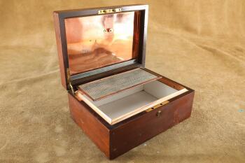 Vintage 1930s Gentleman's Walnut Cigar Humidor Box, 11" x 8" x 4 3/4"