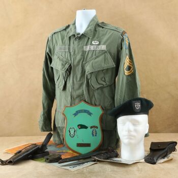 US Army Vietnam Special Forces NCO Badged 2nd Pattern Jungle Jacket, 5th SF Green Beret & Plaque Lot