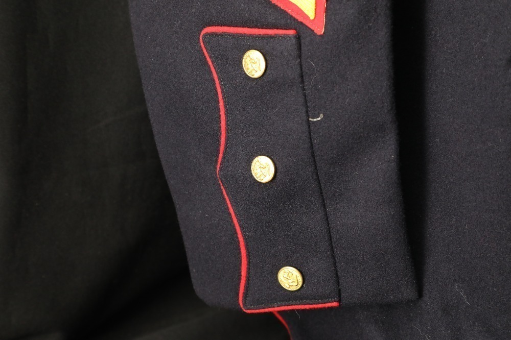 USMC Marine US WW2 Staff Sergeant Badged Dress Blue Tunic W/ Pants Uniform USMC Marine US WW2 Staff Sergeant Badged Dress Blue Tunic W/ Pants Uniform