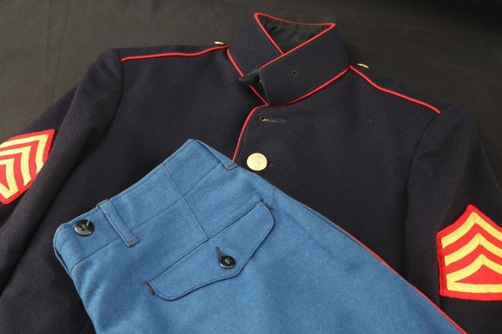 USMC Marine US WW2 Staff Sergeant Badged Dress Blue Tunic W/ Pants Uniform USMC Marine US WW2 Staff Sergeant Badged Dress Blue Tunic W/ Pants Uniform