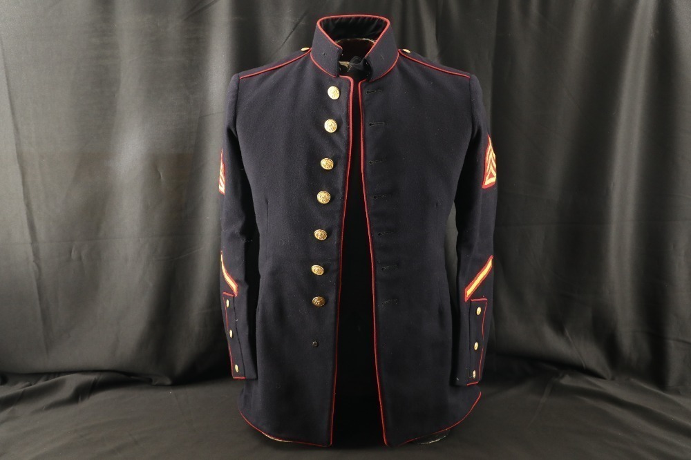 USMC Marine US WW2 Staff Sergeant Badged Dress Blue Tunic W/ Pants Uniform USMC Marine US WW2 Staff Sergeant Badged Dress Blue Tunic W/ Pants Uniform