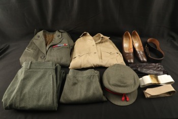 USMC Marine US WW2 Women’s Forest Green Wool Service Dress Uniform Grouping: Jacket, Skirt, Visor Cap, Pumps, Khaki Shirt, Etc.