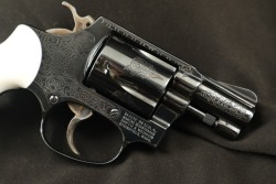 Custom Engraved Smith & Wesson 1980s S&W Model 36 Chief's Special .38 Special 1 ⅞” Double Action Snub Nose Revolver 1983 - 3