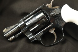 Custom Engraved Smith & Wesson 1980s S&W Model 36 Chief's Special .38 Special 1 ⅞” Double Action Snub Nose Revolver 1983 - 5