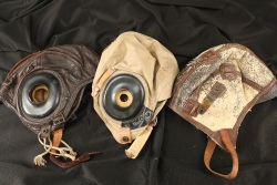 3x US WW2 Pilot Flight Helmets: 1x Navy AN-6540-2L, 1x AAF AN-H-15, 1x AAF B-6