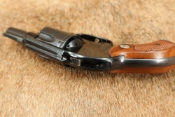Smith & Wesson Model 38 Airweight Revolver .38 S&W SPL 2&rdquo; 1983 - 13