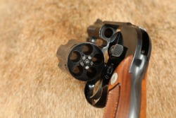 Smith & Wesson Model 38 Airweight Revolver .38 S&W SPL 2&rdquo; 1983 - 16