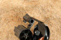 Smith & Wesson Model 38 Airweight Revolver .38 S&W SPL 2&rdquo; 1983 - 17