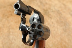 Smith & Wesson Model 38 Airweight Revolver .38 S&W SPL 2&rdquo; 1983 - 18
