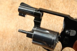 Smith & Wesson Model 38 Airweight Revolver .38 S&W SPL 2&rdquo; 1983 - 20