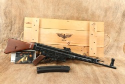 ATI/GSG German WW2 Style Schmeisser StG-44 .22 LR 17&rdquo; Semi-Auto Sturmgewehr Rifle 2012 & Crate - 2