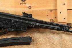 ATI/GSG German WW2 Style Schmeisser StG-44 .22 LR 17&rdquo; Semi-Auto Sturmgewehr Rifle 2012 & Crate - 5