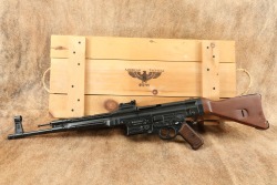 ATI/GSG German WW2 Style Schmeisser StG-44 .22 LR 17&rdquo; Semi-Auto Sturmgewehr Rifle 2012 & Crate - 7