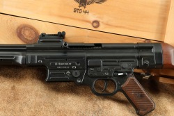 ATI/GSG German WW2 Style Schmeisser StG-44 .22 LR 17&rdquo; Semi-Auto Sturmgewehr Rifle 2012 & Crate - 10