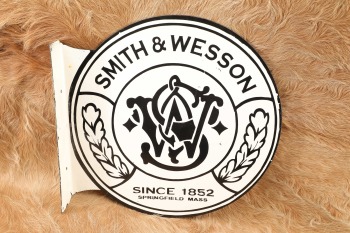 Modern Made 18&rdquo; Smith & Wesson S&W Logo Porcelain On Steel Double Sided Flanged Advertising Sign
