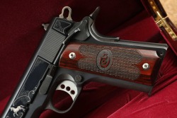 Colt Custom Series 70 Government Model 1911 .45 ACP Pistol & Case 2007 - 9