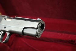 Colt MK IV Series &rsquo;70 Gold Cup National Match 1911 .45 ACP 5&rdquo; Semi-Auto Target Pistol 1982 - 18