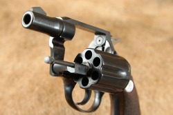 Colt Detective Special 6-Shot .32 New Police/.32 S&W Long 2&rdquo; Snub Nose DA/SA Revolver 1966 C&R - 18