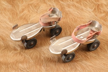 Vintage 1950s Winchester Mod. 10 Boy&rsquo;s Clamp-On Metal Roller Skates