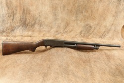 Ithaca Model 37 Featherlight Riot 12 GA Fixed Cylinder 20&rdquo; Slam-Fire Pump Action Shotgun 1976 - 2