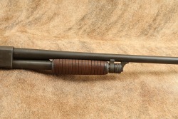 Ithaca Model 37 Featherlight Riot 12 GA Fixed Cylinder 20&rdquo; Slam-Fire Pump Action Shotgun 1976 - 5