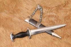 German WW2 SS Officer&rsquo;s Chained M-1936 Leader&rsquo;s Dress Dagger & Anodized Scabbard - 2