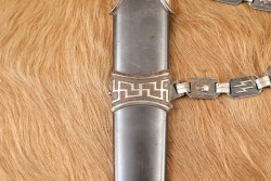 German WW2 SS Officer&rsquo;s Chained M-1936 Leader&rsquo;s Dress Dagger & Anodized Scabbard - 18