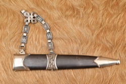 German WW2 SS Officer&rsquo;s Chained M-1936 Leader&rsquo;s Dress Dagger & Anodized Scabbard - 33