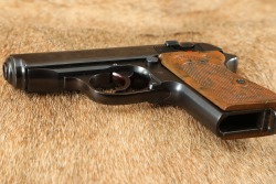 German WW2 Nazi Police &ldquo;Eagle C&rdquo; Marked Walther Model PPK 7.65mm 3.25&rdquo; Semi-Auto Pistol 1941 C&R - 11