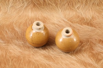 Pair of Imperial Japanese WW2 Type 4 &ldquo;Last Ditch&rdquo; Glazed Porcelain Ceramic Hand Grenades