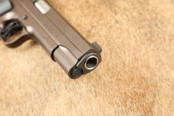 SIG Sauer Model 1911 45 Spartan &ldquo;Molon Labe&rdquo; .45 ACP 5&rdquo; Semi-Auto Pistol W/ Box & 2x Mags 2013 - 18