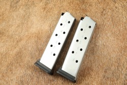SIG Sauer Model 1911 45 Spartan &ldquo;Molon Labe&rdquo; .45 ACP 5&rdquo; Semi-Auto Pistol W/ Box & 2x Mags 2013 - 21