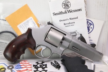 Smith & Wesson Performance Center 625-8 V-Comp .45 ACP Double Action Revolver & Case