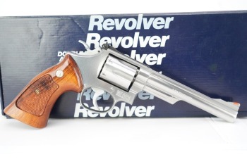 Smith & Wesson 66-2 Combat Magnum Stainless .357 Double Action Revolver & Box